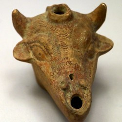 Strasbourg, Oil lamp in the shape of a cow's head