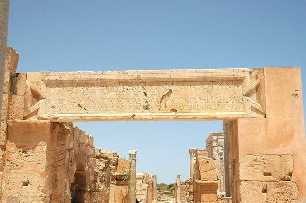 Lepcis, Theater, entrance inscription