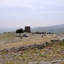 Pergamon, Temple of Athena, Sacred precinct