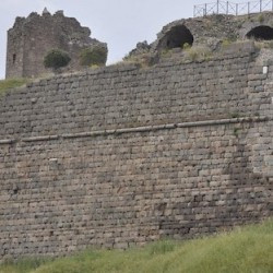 Pergamon, Terrace wall