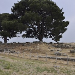 Pergamon Altar, Foundations