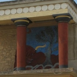 Knossos, Palace, Columns