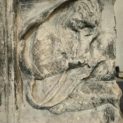 Kaestrich, Pedestals: Germania capta