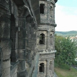 Porta Nigra, façade