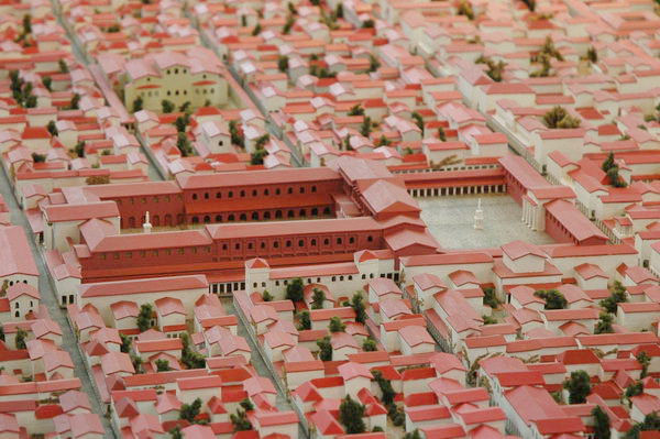 Trier, Forum, model