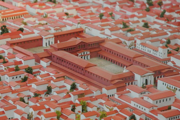 Trier, Forum, model