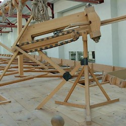 Reconstruction of the Mainz 3 warship: catapult