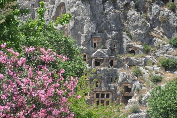 Myra, Rock tombs