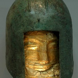 Sindos, Archaic helmet