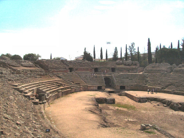Augusta Emerita, Amphitheater, arena