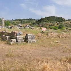 Sardes, Temple of Artemis, Altar