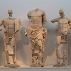Olympia, Temple of Zeus, East Pediment, Oenomaus, Zeus, and Pelops