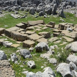 Faqra, Destroyed altar