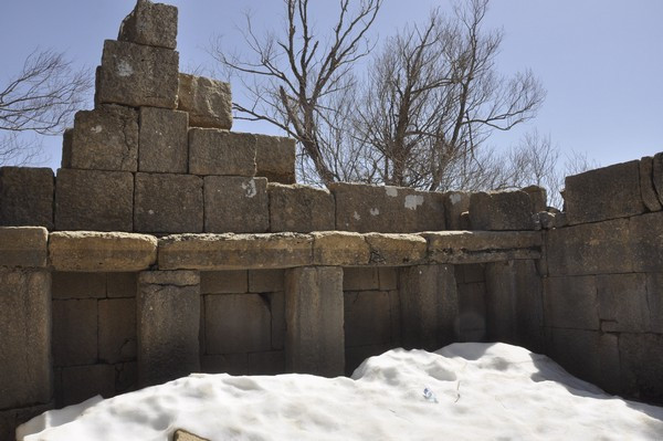 Faqra, Temple of Atargatis, Wall