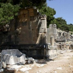 Arykanda, Necropolis, Tombs