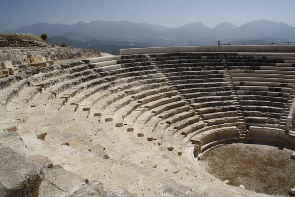 Rhodiapolis, Theater