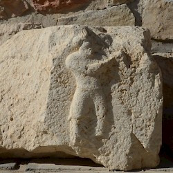 Bishapur, Small relief of an investiture