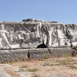Miletus, Theater, Decoration: erotes fighting animals (3)