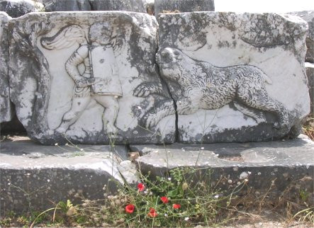Theater decoration: erotes fighting animals