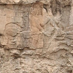 Firuzabad, Relief 1, Scene 1, A Persian seizes his Parthian opponent