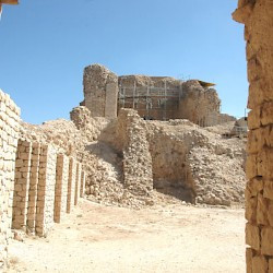 Firuzabad, Qalah-e Dokhtar, court and palace