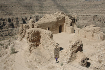 Firuzabad, Qalah-e Dokhtar, Court