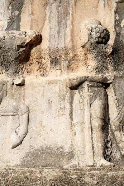 Bishapur, Relief 4, Persian guide of the Arab embassy