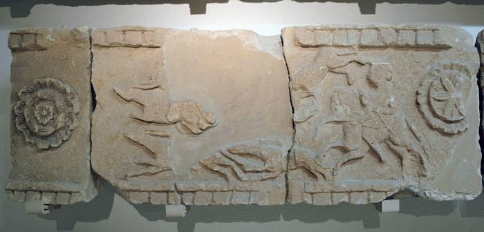 Ghirza, Mausoleum North B, relief: hunters