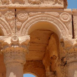 Ghirza, Mausoleum North C, arches with fish