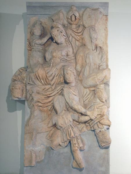 Lepcis, Arch of Septimius Severus, SE, frieze: POWs sold as slaves