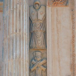 Lepcis, Arch of Septimius Severus, SW, trophee