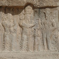 Naqš-e Rustam, Investiture relief of Narseh
