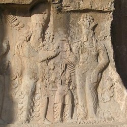 Naqš-e Rustam, Investiture relief of Narseh