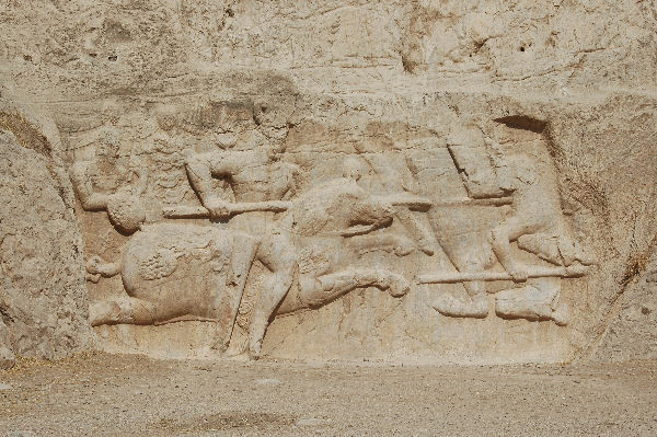 Naqš-e Rustam, Equestrian relief of Hormizd II