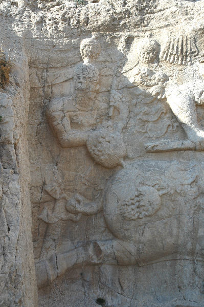 Naqš-e Rustam, Equestrian relief of Hormizd II