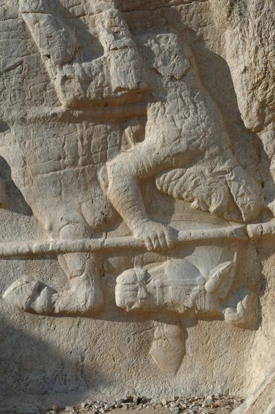 Naqš-e Rustam, Equestrian relief of Hormizd II