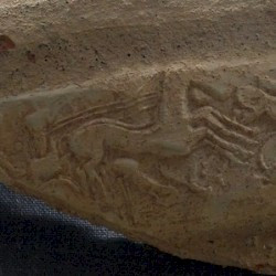 Maa, Late Bronze pithos decoration: chariot