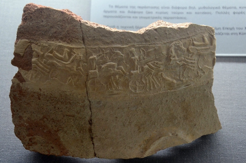 Maa, Late Bronze pithos decoration: chariot