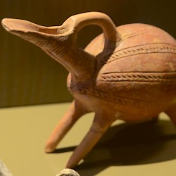 Nicosia, Bird-shaped Askos (Early/Middle Bronze Age)