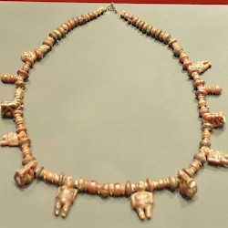 Vetulonia, Necropolis Poggio alla Guardia, Necklace
