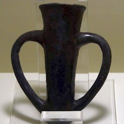 Alacahöyük, Two-handed cup