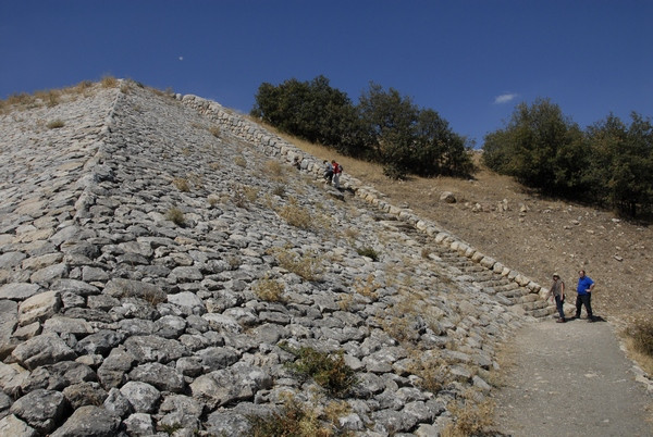 Hattusa, Sphinx Gate, slope and stairs