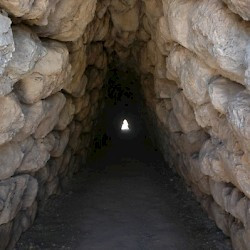 Hattusa, Sphinx Gate, tunnel