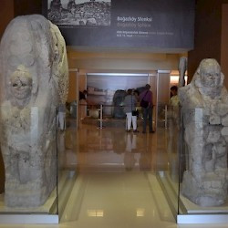 Hattusa, Sphinx Gate, sphinxes