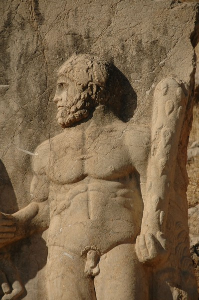 Arsameia, Site 3: Dexiosis Relief, Heracles