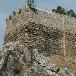 Amasia, Wall