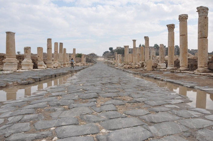 Gadara, Decumanus