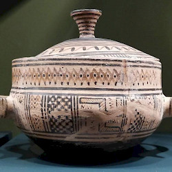 Geometric pyxis