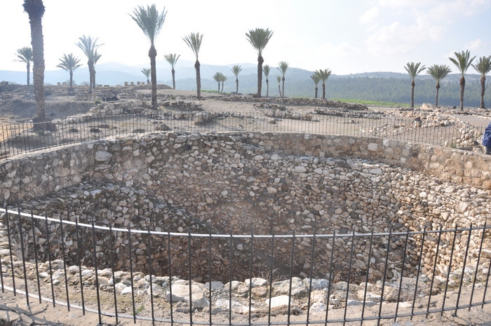 Megiddo, Iron Age grain storage