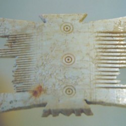 Issus (Kinet Höyük), Ancient comb
